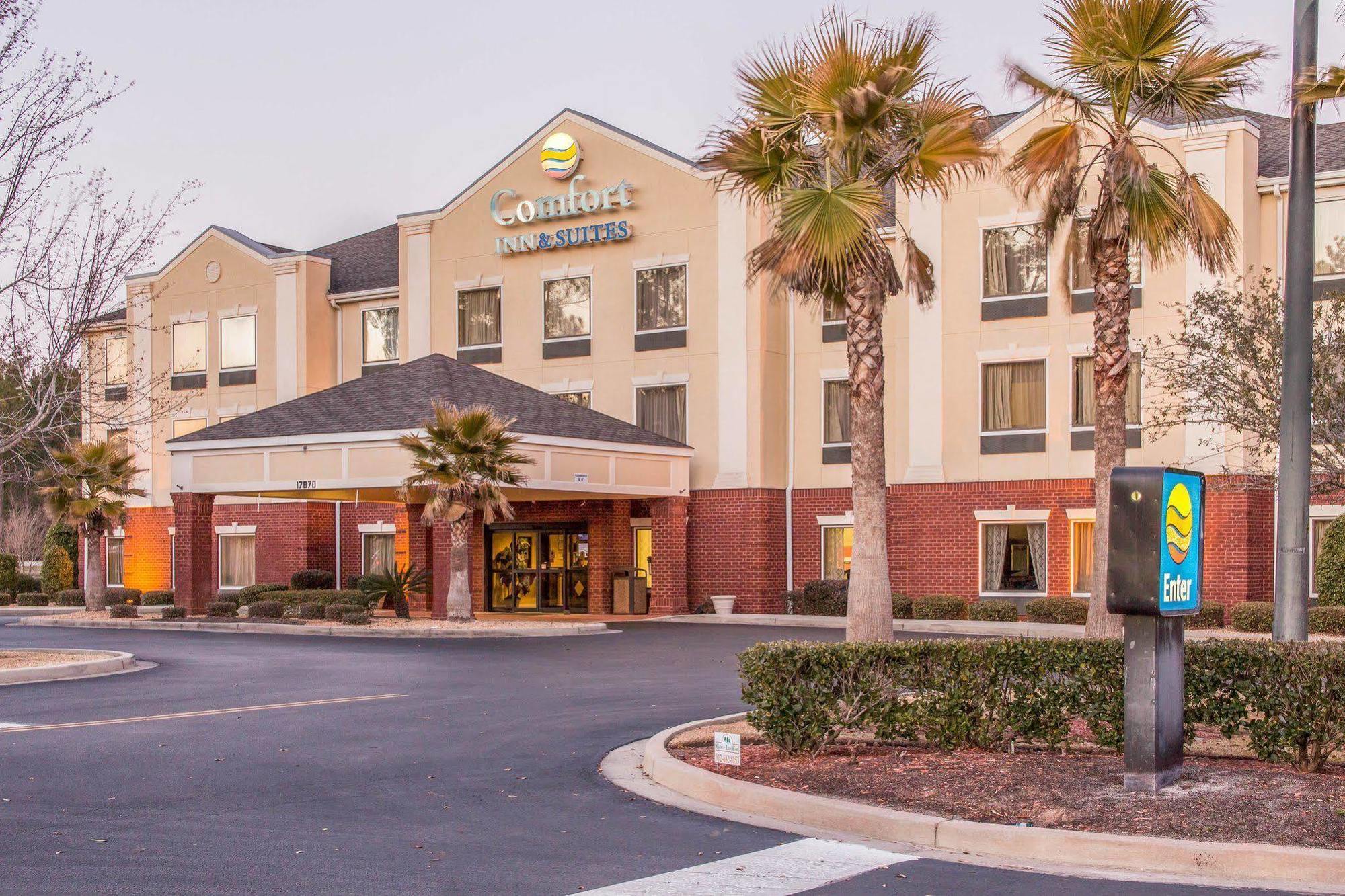 Comfort Inn & Suites Statesboro - University Area Exterior photo